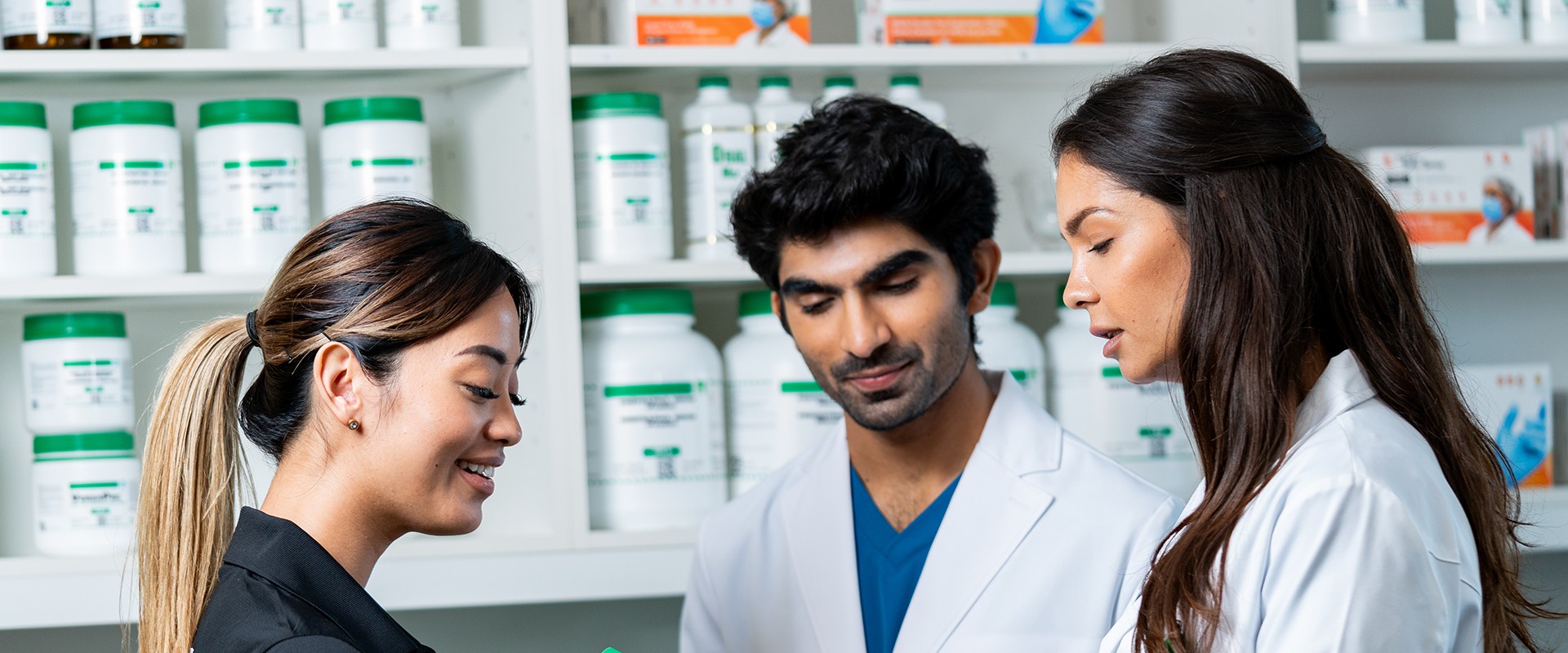 Pharmacists-Services_2.jpg